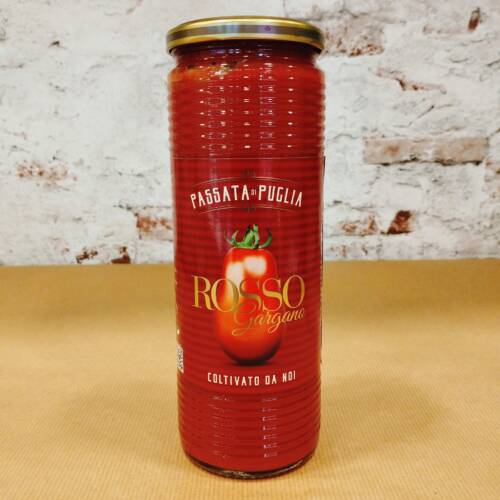 passata dei pomodoro rosso gargano puglia