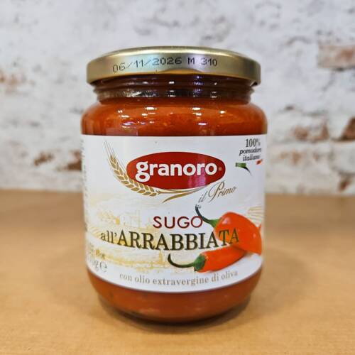 Salsa alla Arrabbiata Granoro en frasco de cristal con tomates y guindillas