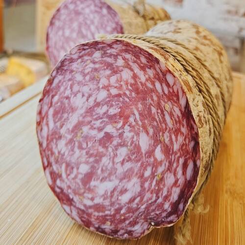 finocchiona levoni con semillas de hinojo visible