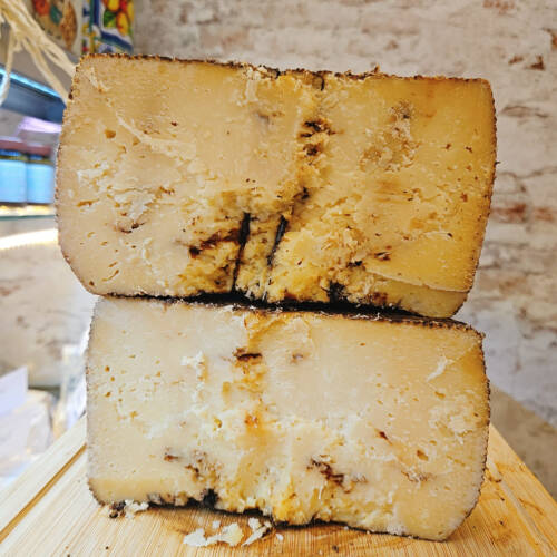 Pecorino Barunissa con Aceto Balsámico de Módena IGP del Caseificio Sifor, queso siciliano de oveja gourmet disponible para comprar online en Valencia y España.