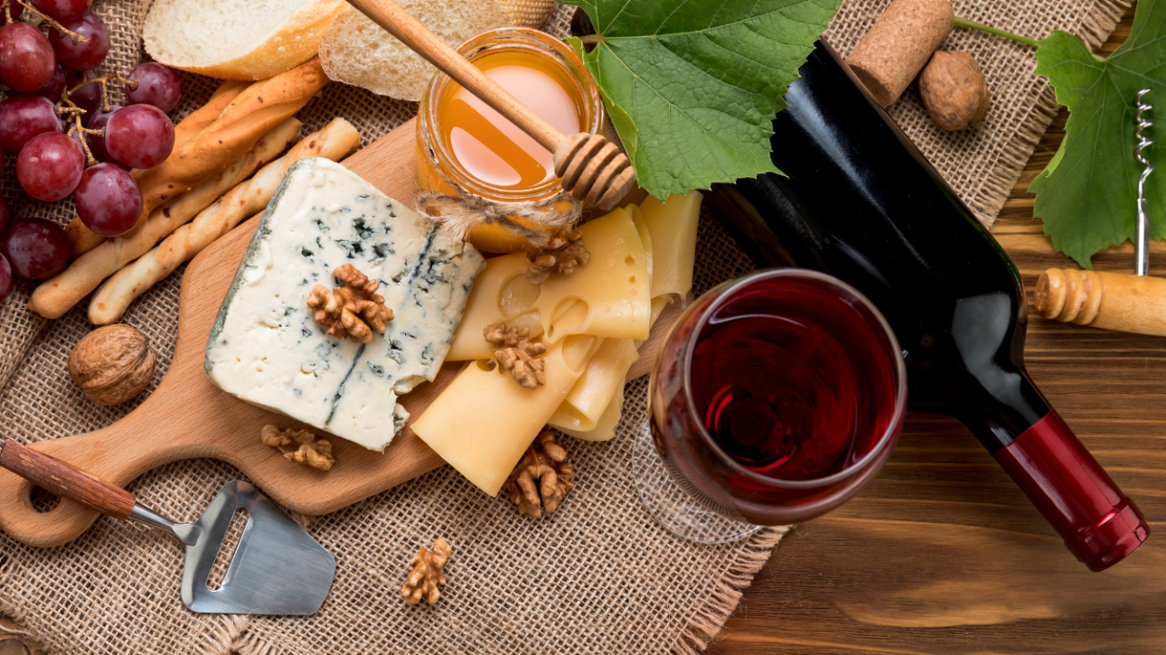 regalos italianos para foodies con tabla de quesos y embutidos gourmet