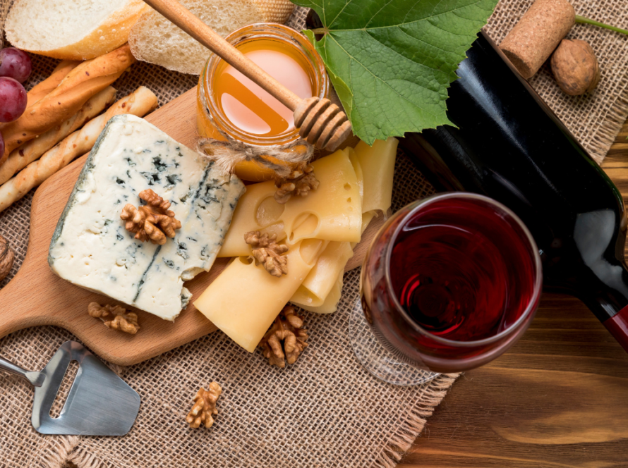 regalos italianos para foodies con tabla de quesos y embutidos gourmet