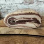 Panceta con trufa italiana cortada en lonchas