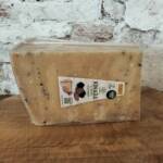 Parmesano Kinara con trufa negra de verano queso italiano